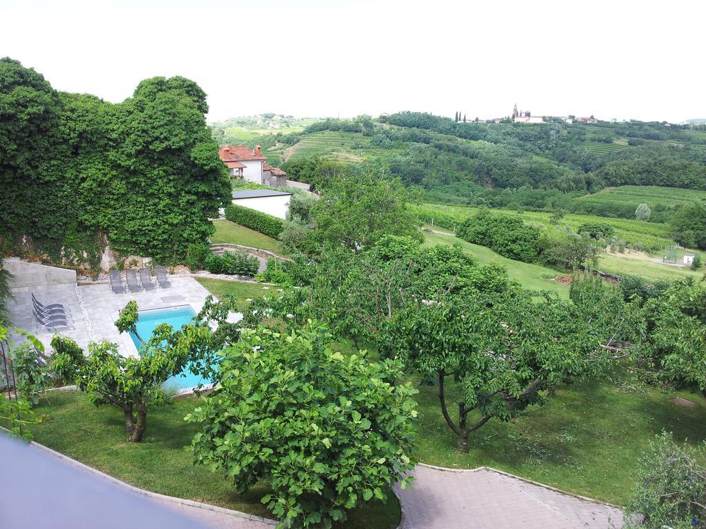 דוברובו Boutique Hotel Dvor מראה חיצוני תמונה