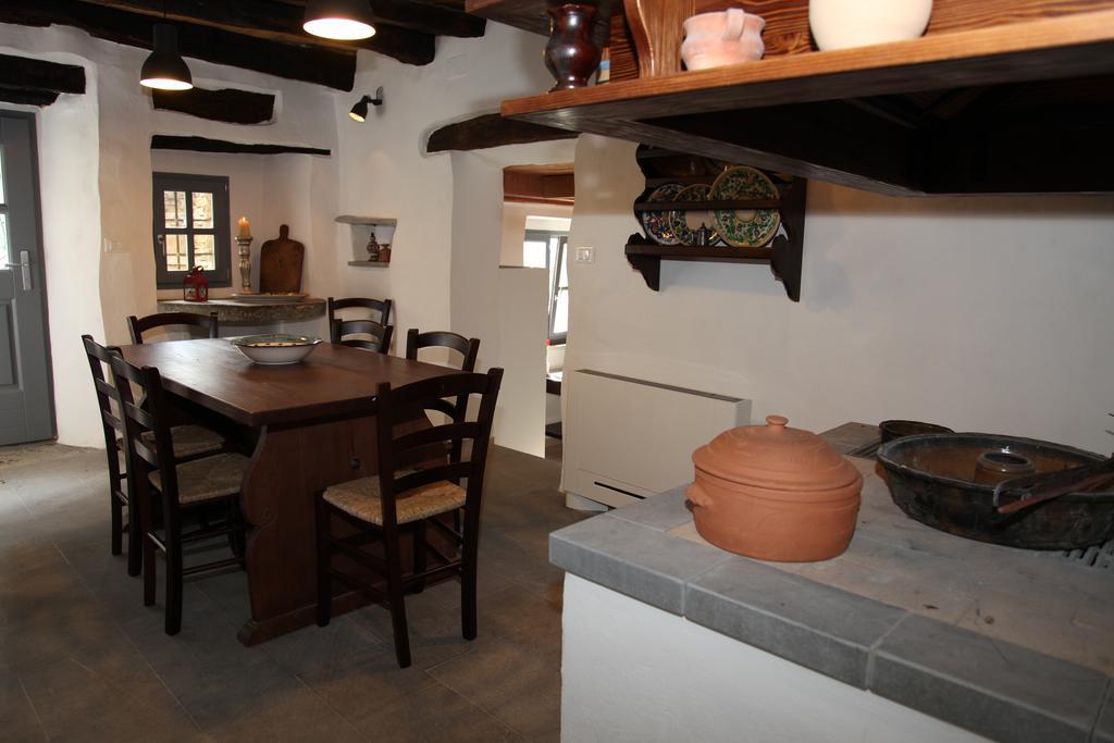 דוברובו Boutique Hotel Dvor מראה חיצוני תמונה