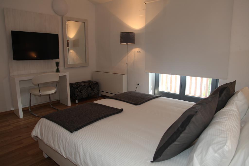 דוברובו Boutique Hotel Dvor חדר תמונה