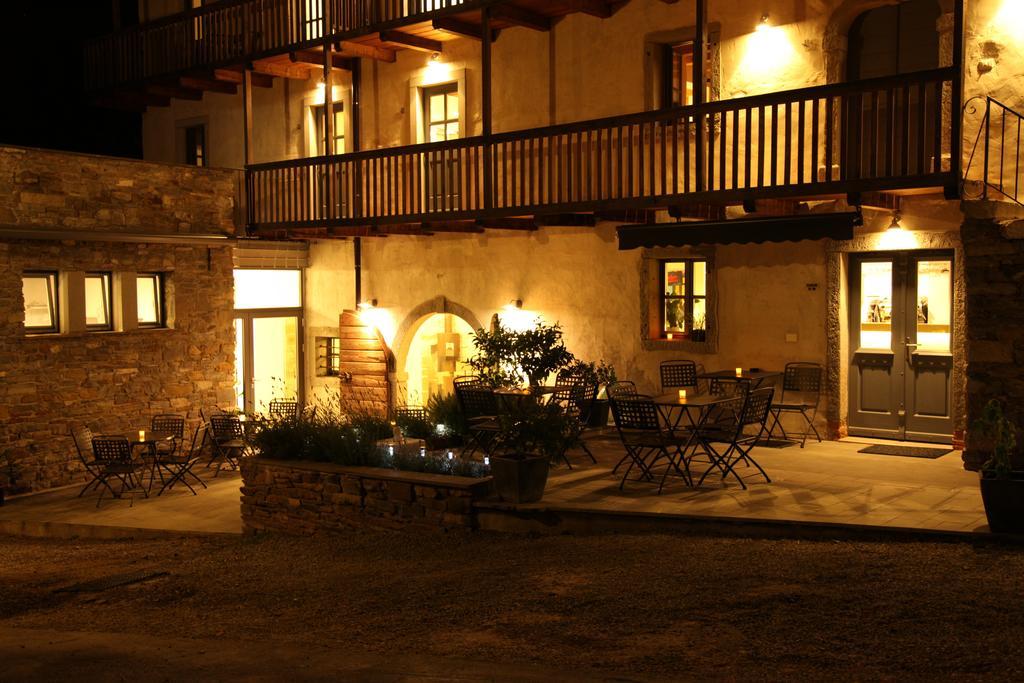 דוברובו Boutique Hotel Dvor מראה חיצוני תמונה