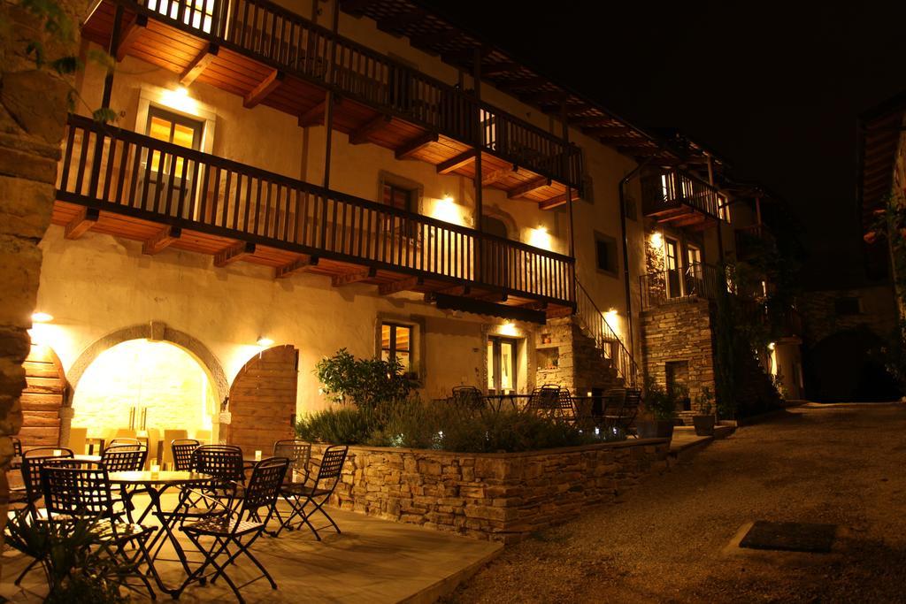 דוברובו Boutique Hotel Dvor מראה חיצוני תמונה