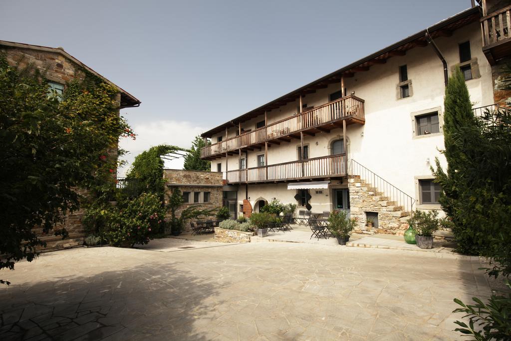 דוברובו Boutique Hotel Dvor מראה חיצוני תמונה