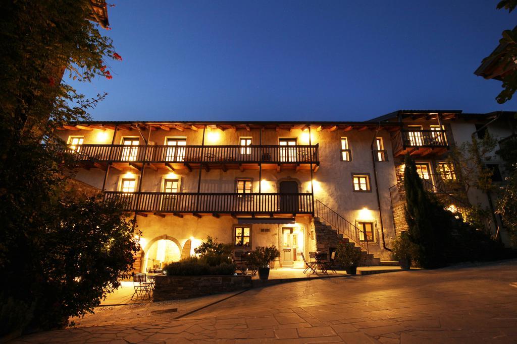 דוברובו Boutique Hotel Dvor מראה חיצוני תמונה