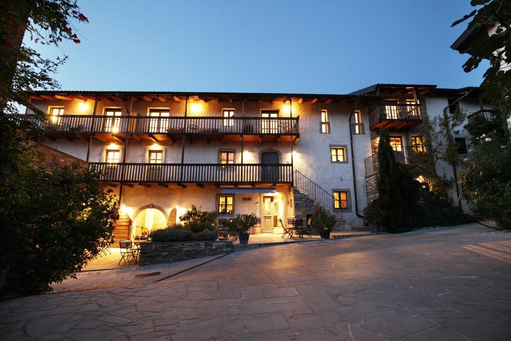 דוברובו Boutique Hotel Dvor מראה חיצוני תמונה