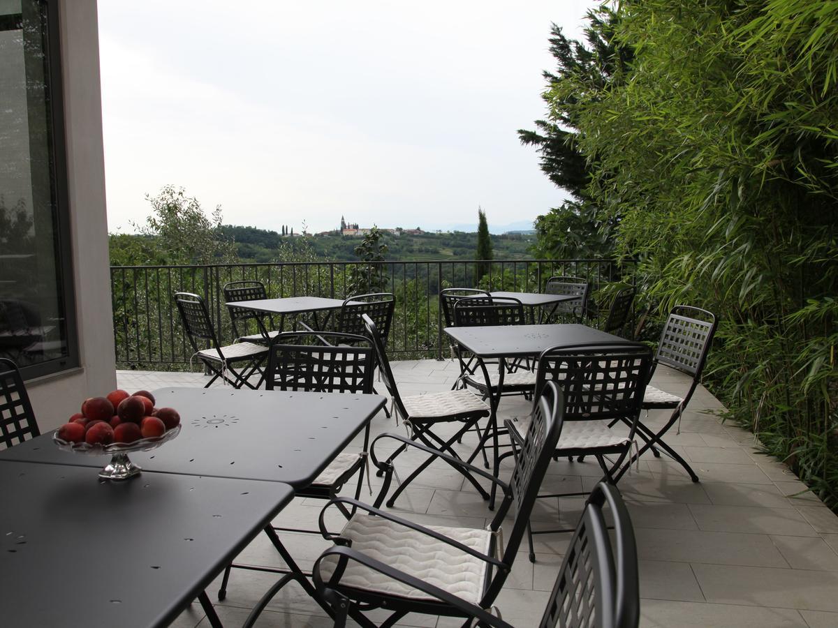 דוברובו Boutique Hotel Dvor מראה חיצוני תמונה
